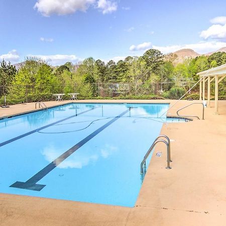 Lake Lure Studio With Private Balcony And Pool Access! Extérieur photo