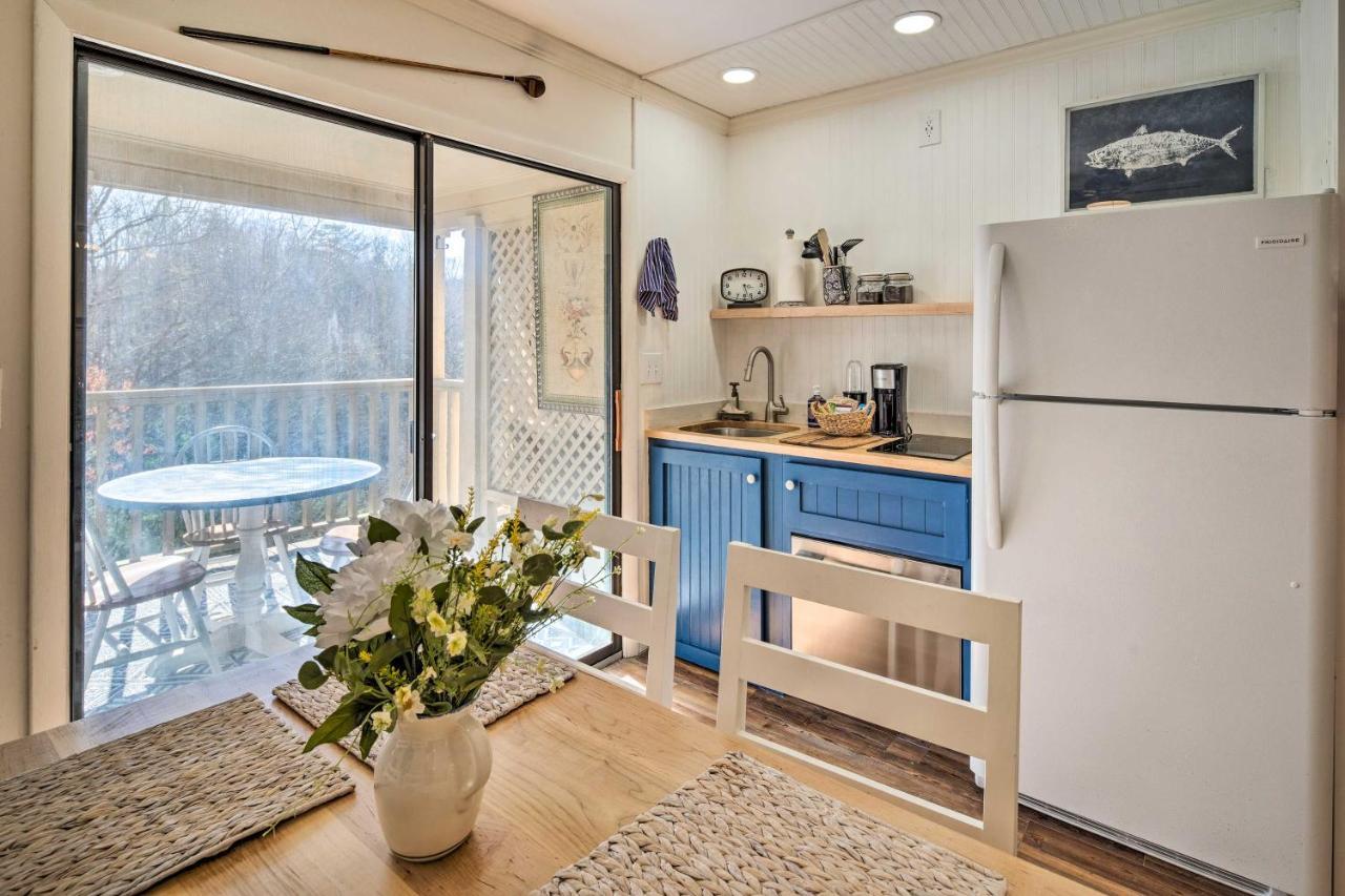 Lake Lure Studio With Private Balcony And Pool Access! Extérieur photo