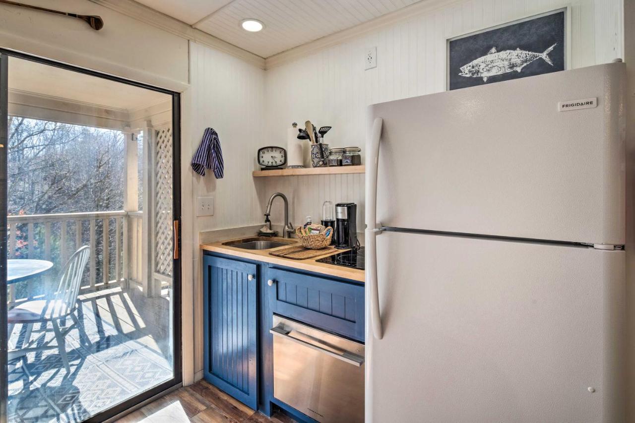 Lake Lure Studio With Private Balcony And Pool Access! Extérieur photo